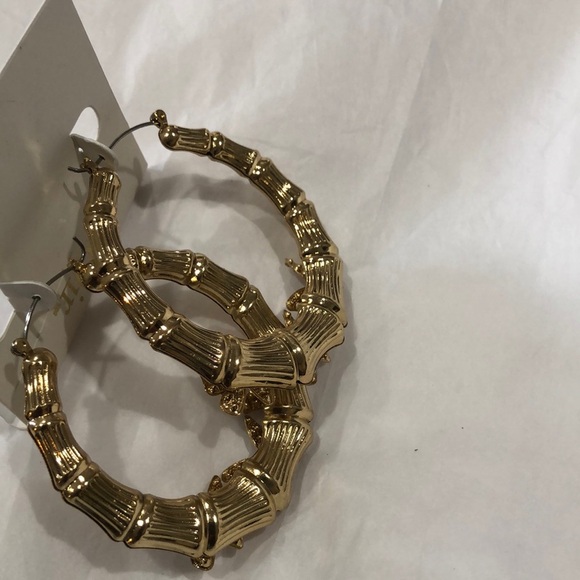 Gold plated pave butterfly adorned bamboo style oversized hoop earrings new - Picture 8 of 10